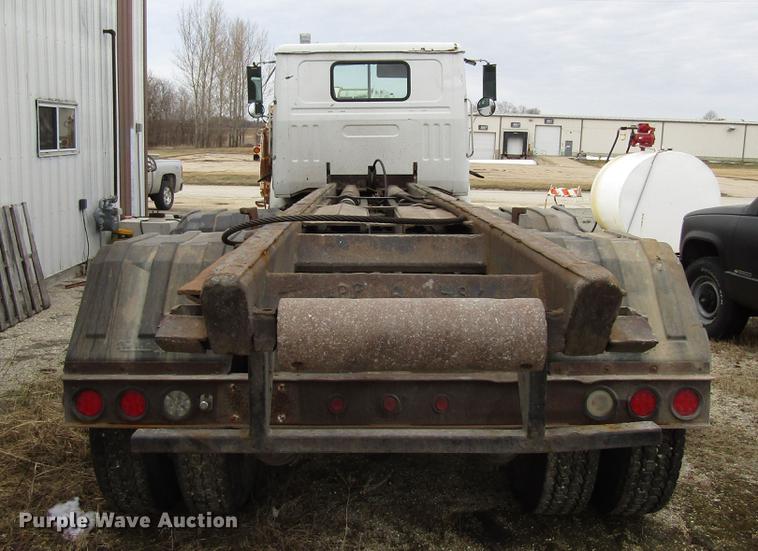 image for item EU9599 1996 Volvo WG roll off container truck