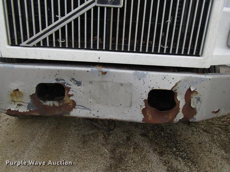 image for item EU9599 1996 Volvo WG roll off container truck