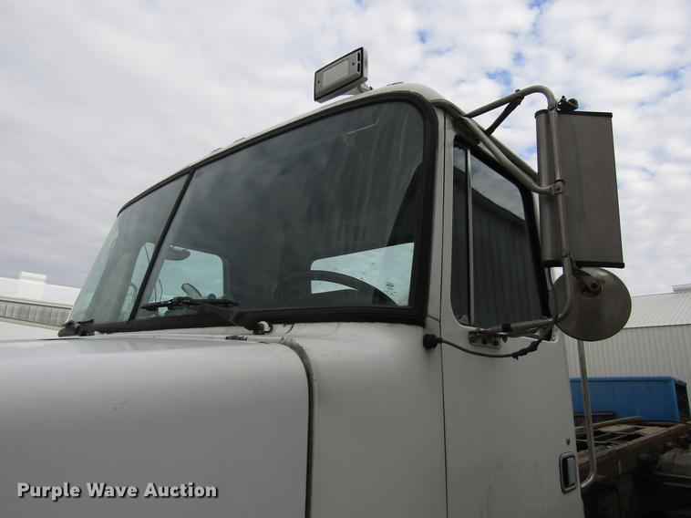 image for item EU9599 1996 Volvo WG roll off container truck