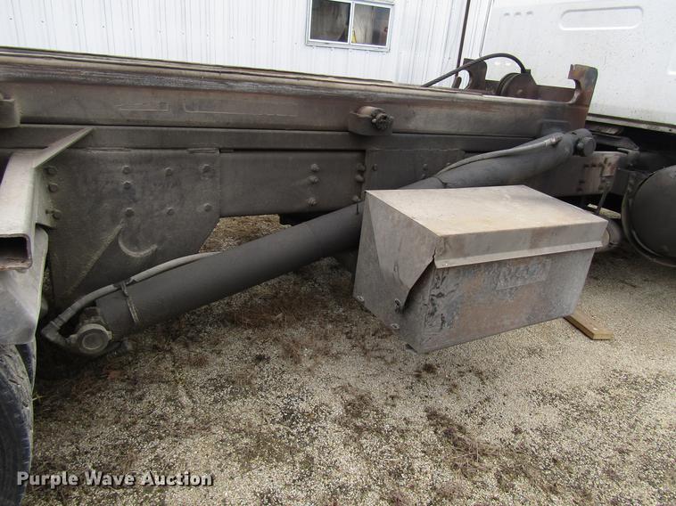 image for item EU9599 1996 Volvo WG roll off container truck