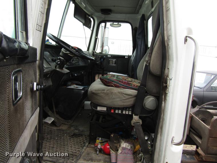 image for item EU9599 1996 Volvo WG roll off container truck