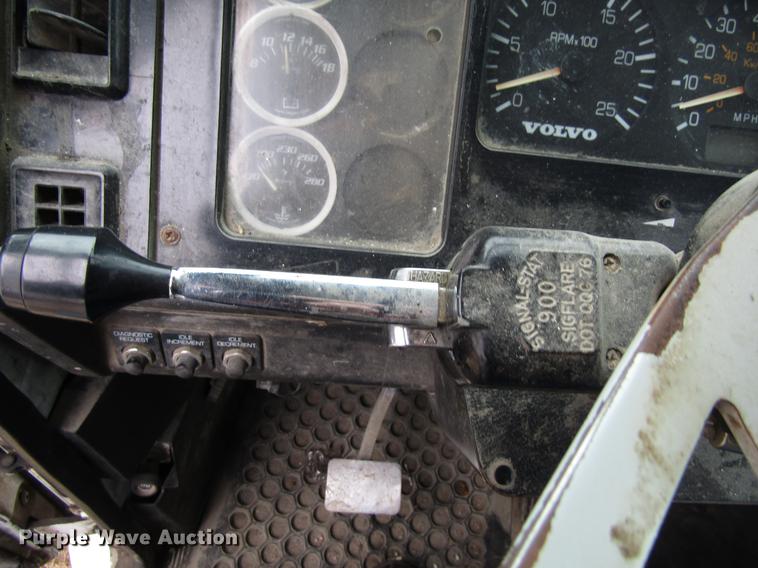 image for item EU9599 1996 Volvo WG roll off container truck