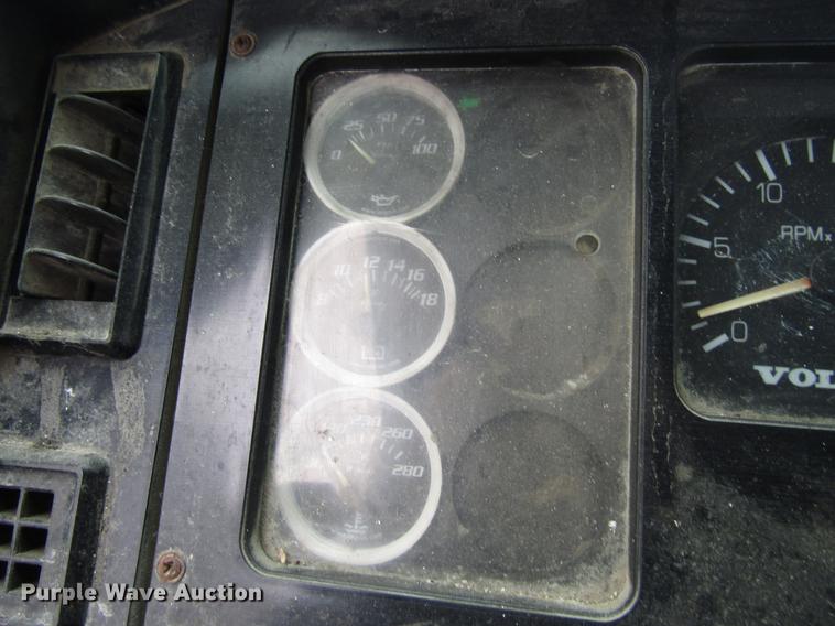 image for item EU9599 1996 Volvo WG roll off container truck