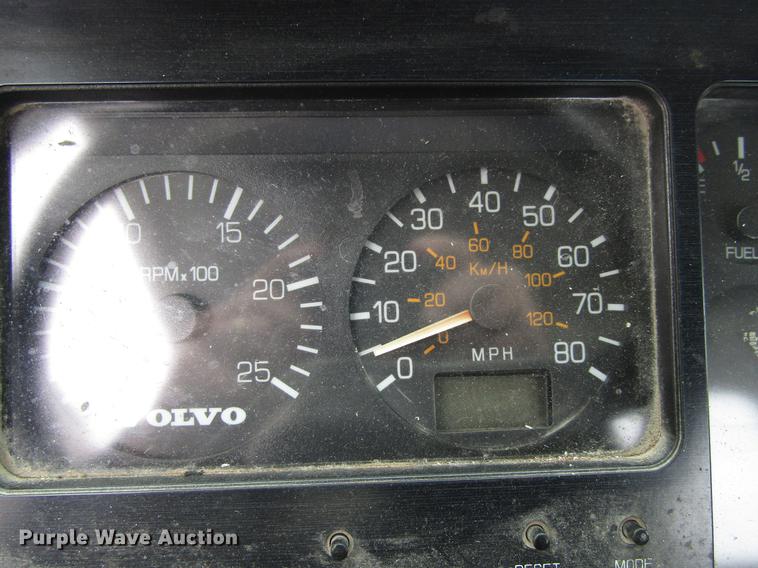 image for item EU9599 1996 Volvo WG roll off container truck