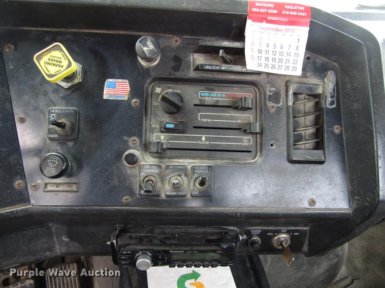 image for item EU9599 1996 Volvo WG roll off container truck