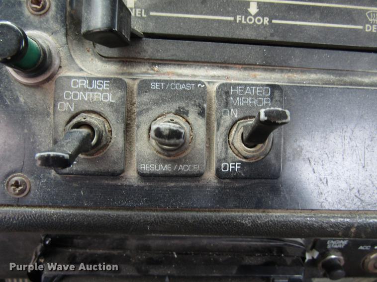 image for item EU9599 1996 Volvo WG roll off container truck