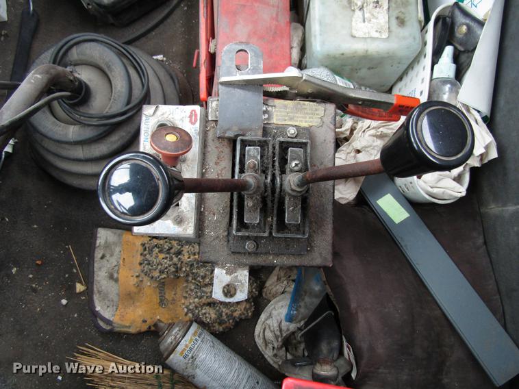 image for item EU9599 1996 Volvo WG roll off container truck