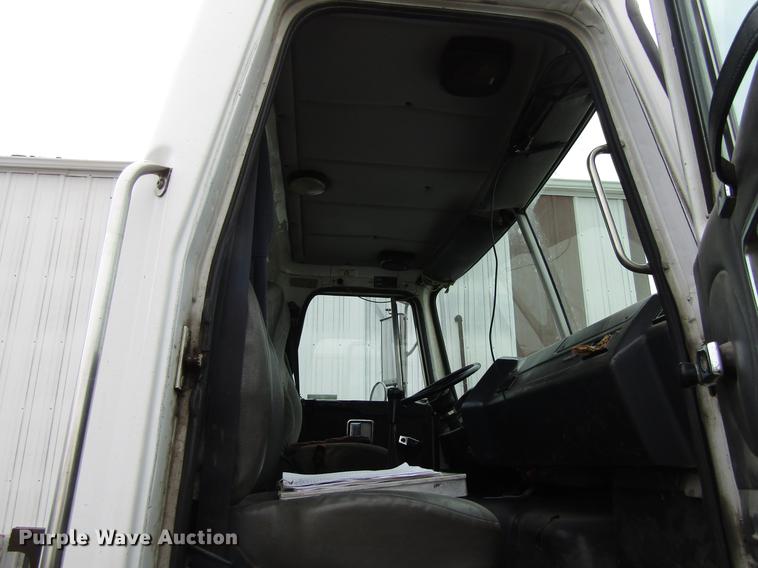 image for item EU9599 1996 Volvo WG roll off container truck