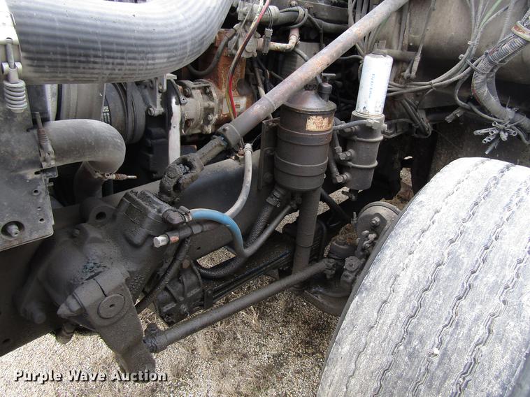 image for item EU9599 1996 Volvo WG roll off container truck