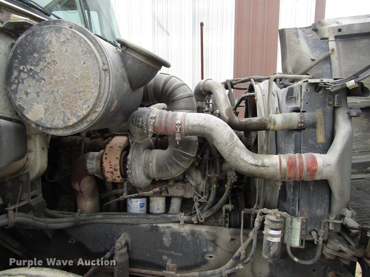 image for item EU9599 1996 Volvo WG roll off container truck