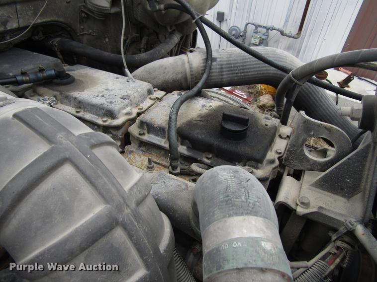 image for item EU9599 1996 Volvo WG roll off container truck