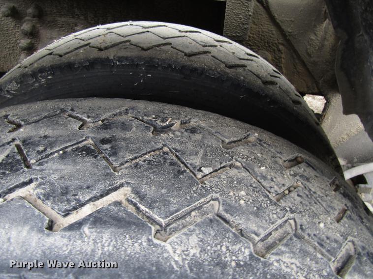 image for item EU9599 1996 Volvo WG roll off container truck