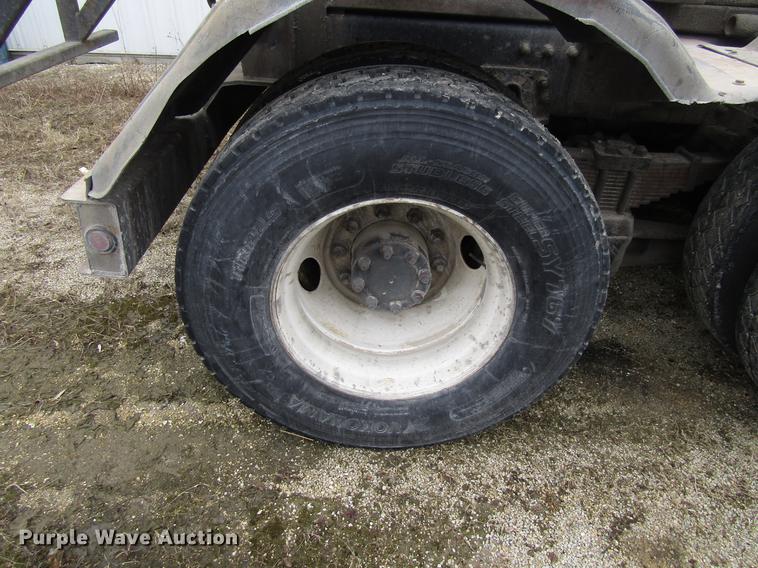 image for item EU9599 1996 Volvo WG roll off container truck