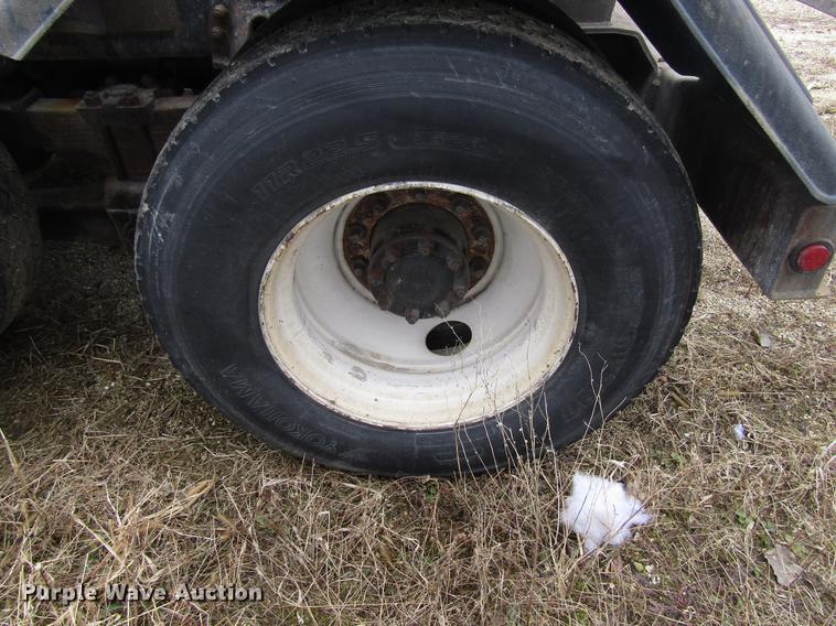 image for item EU9599 1996 Volvo WG roll off container truck