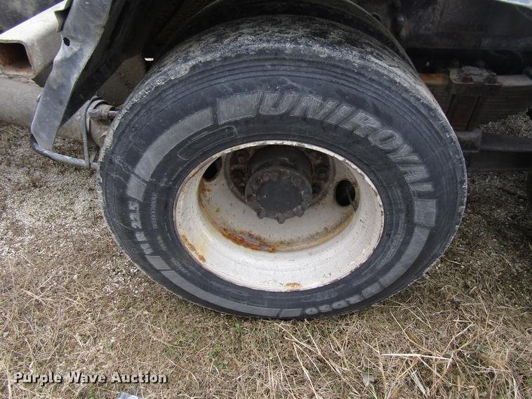 image for item EU9599 1996 Volvo WG roll off container truck