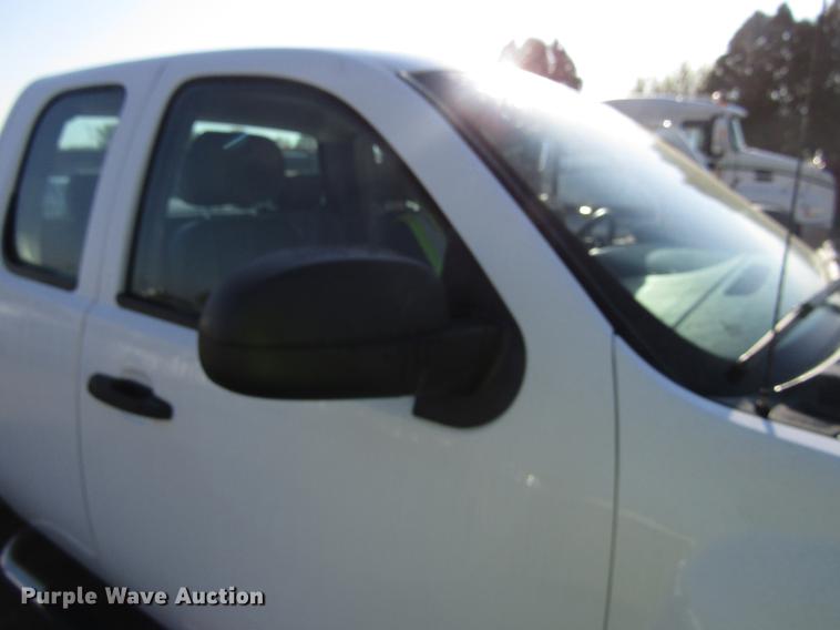 image for item EU9637 2011 Chevrolet Silverado 2500HD Ext. Cab pickup truck