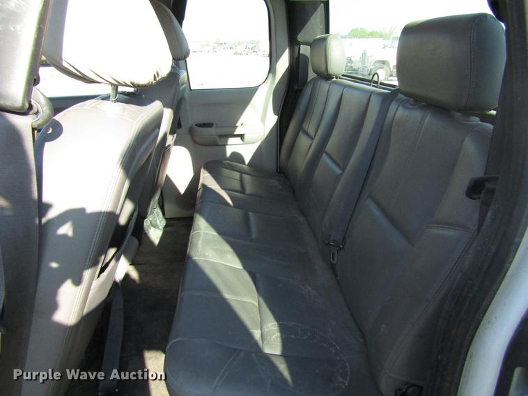 image for item EU9637 2011 Chevrolet Silverado 2500HD Ext. Cab pickup truck