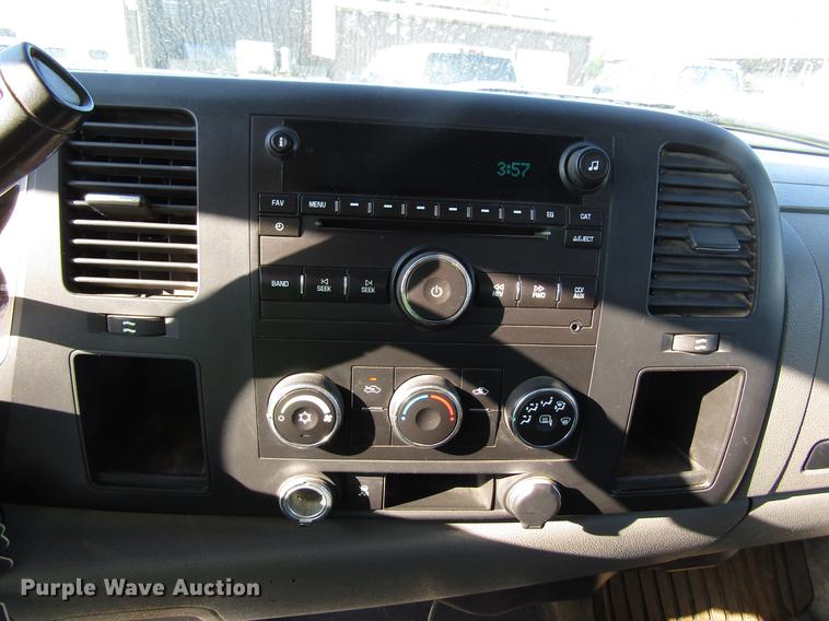 image for item EU9637 2011 Chevrolet Silverado 2500HD Ext. Cab pickup truck