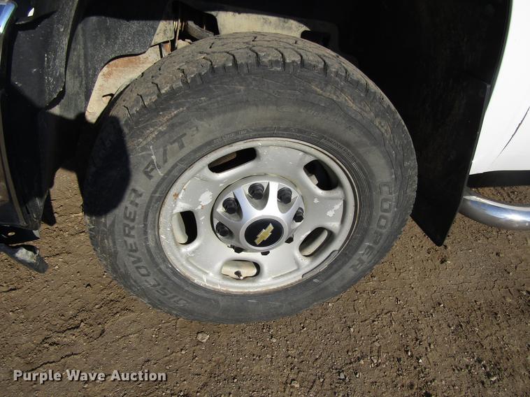 image for item EU9637 2011 Chevrolet Silverado 2500HD Ext. Cab pickup truck