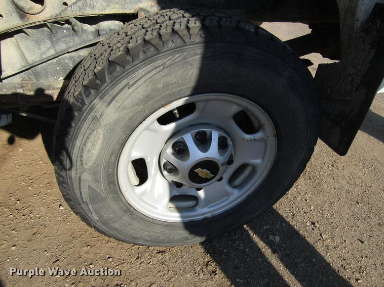 image for item EU9637 2011 Chevrolet Silverado 2500HD Ext. Cab pickup truck