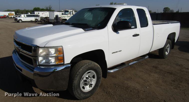 image for item EU9638 2010 Chevrolet Silverado 2500HD Ext. Cab pickup truck