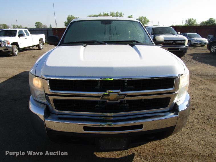 image for item EU9638 2010 Chevrolet Silverado 2500HD Ext. Cab pickup truck