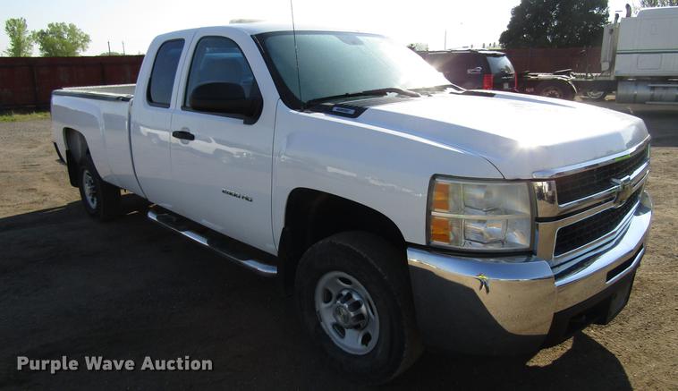 image for item EU9638 2010 Chevrolet Silverado 2500HD Ext. Cab pickup truck