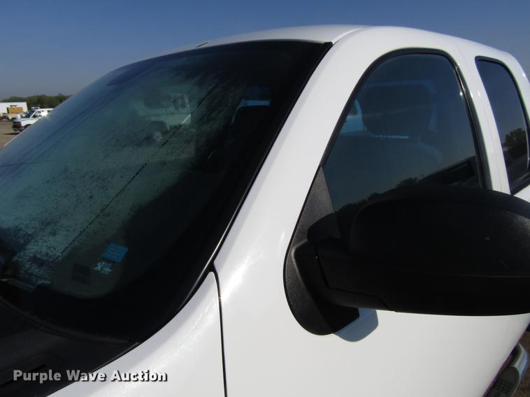 image for item EU9638 2010 Chevrolet Silverado 2500HD Ext. Cab pickup truck