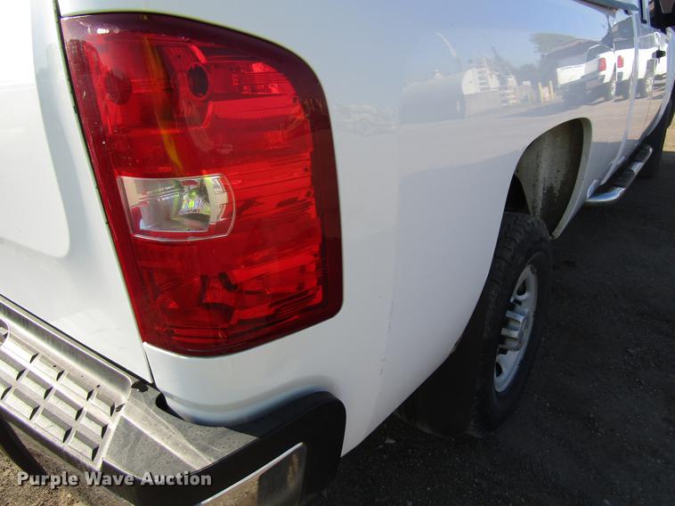 image for item EU9638 2010 Chevrolet Silverado 2500HD Ext. Cab pickup truck
