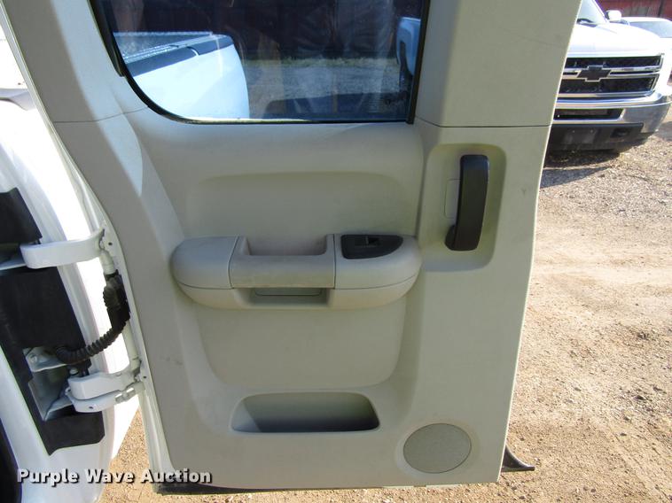 image for item EU9638 2010 Chevrolet Silverado 2500HD Ext. Cab pickup truck