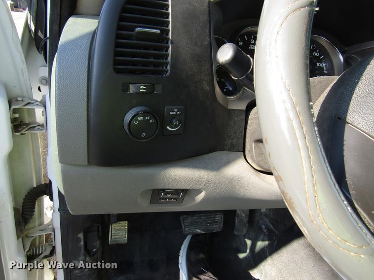 image for item EU9638 2010 Chevrolet Silverado 2500HD Ext. Cab pickup truck