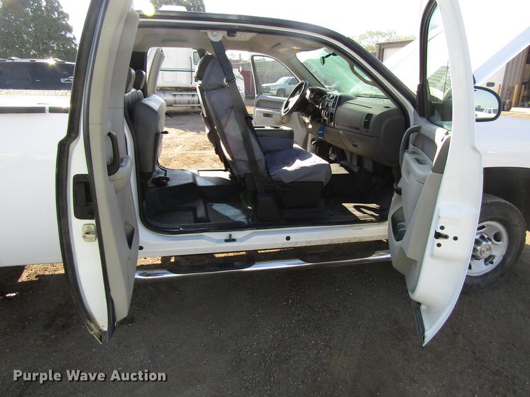 image for item EU9638 2010 Chevrolet Silverado 2500HD Ext. Cab pickup truck