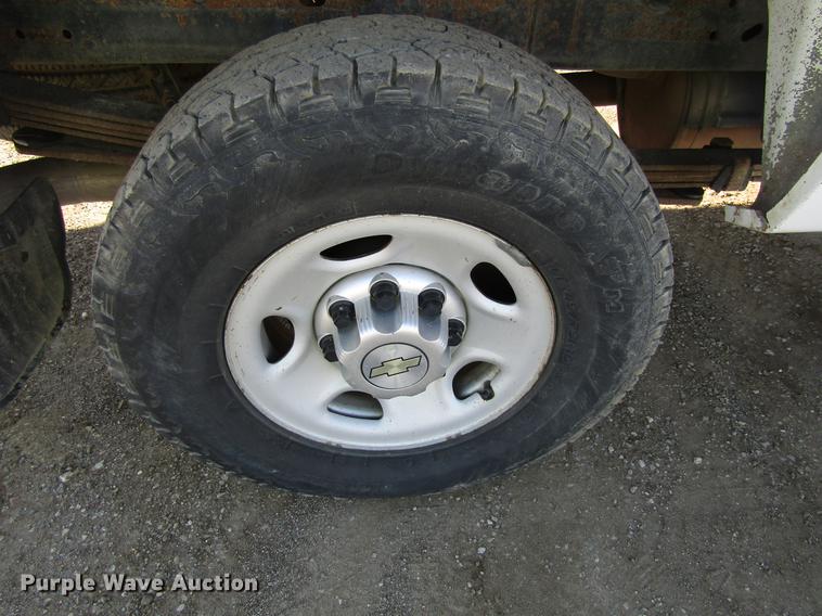 image for item EU9638 2010 Chevrolet Silverado 2500HD Ext. Cab pickup truck