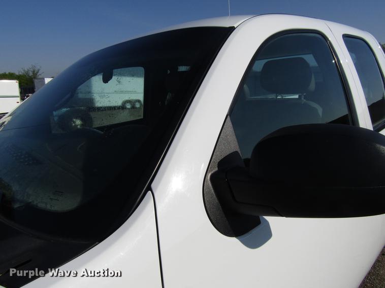 image for item EU9639 2013 Chevrolet Silverado 2500HD Ext. Cab pickup truck