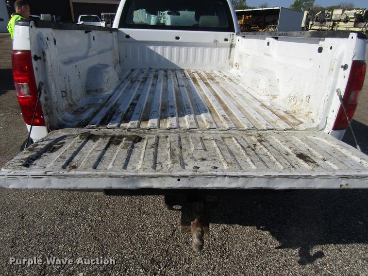 image for item EU9639 2013 Chevrolet Silverado 2500HD Ext. Cab pickup truck