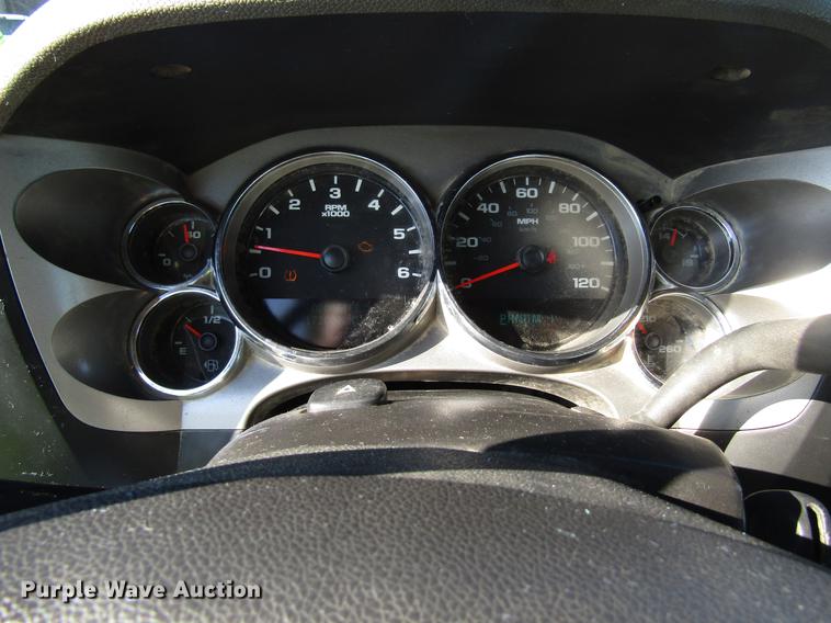 image for item EU9639 2013 Chevrolet Silverado 2500HD Ext. Cab pickup truck