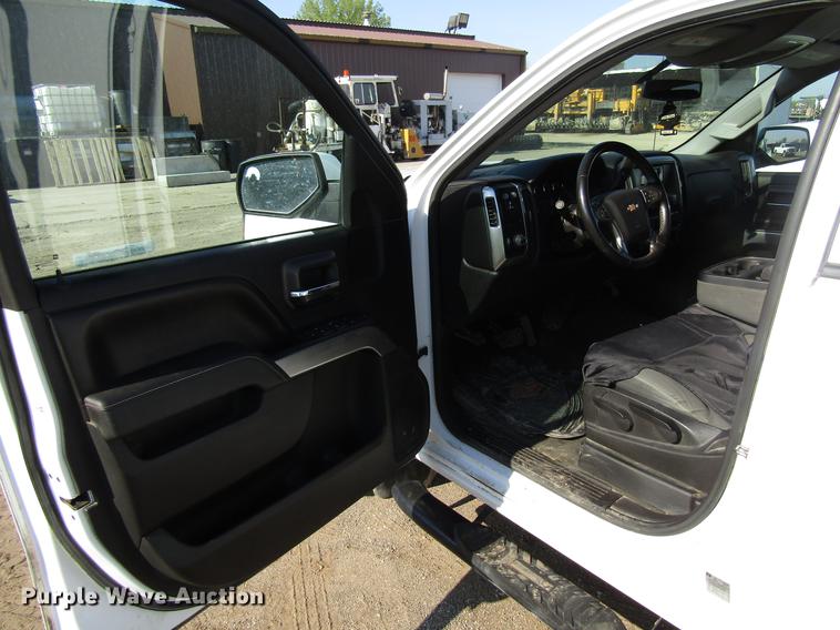 image for item EU9640 2015 Chevrolet Silverado 1500 Double Cab pickup truck