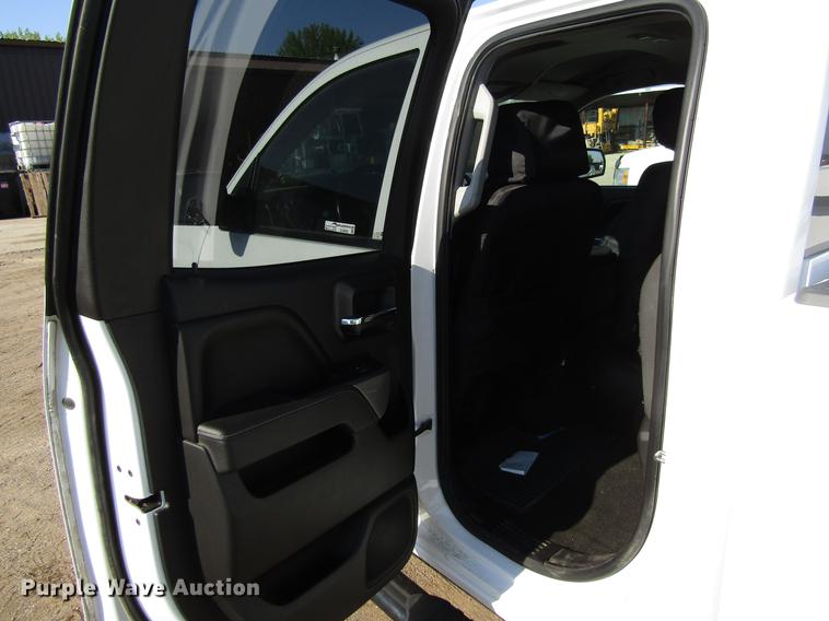 image for item EU9640 2015 Chevrolet Silverado 1500 Double Cab pickup truck