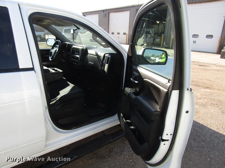 image for item EU9640 2015 Chevrolet Silverado 1500 Double Cab pickup truck