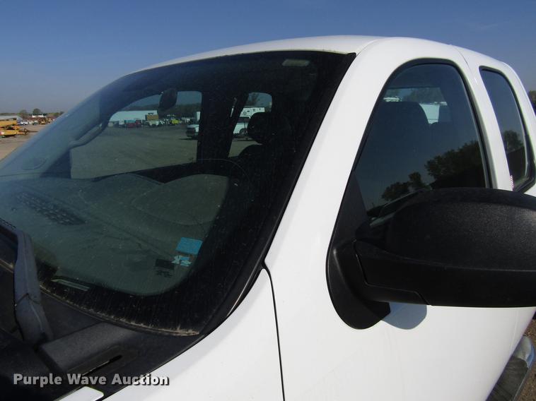 image for item EU9641 2012 Chevrolet Silverado 2500HD Ext. Cab pickup truck