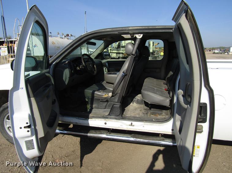 image for item EU9641 2012 Chevrolet Silverado 2500HD Ext. Cab pickup truck