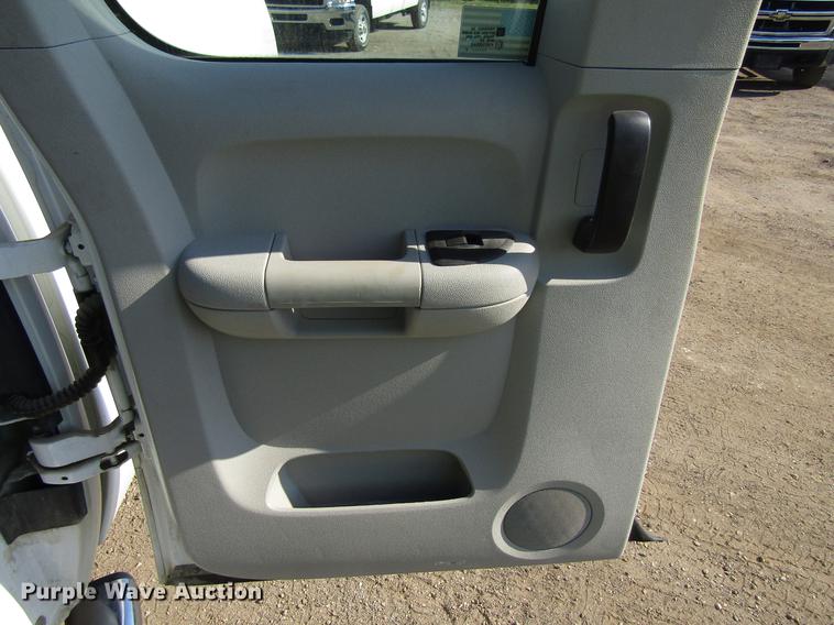 image for item EU9641 2012 Chevrolet Silverado 2500HD Ext. Cab pickup truck