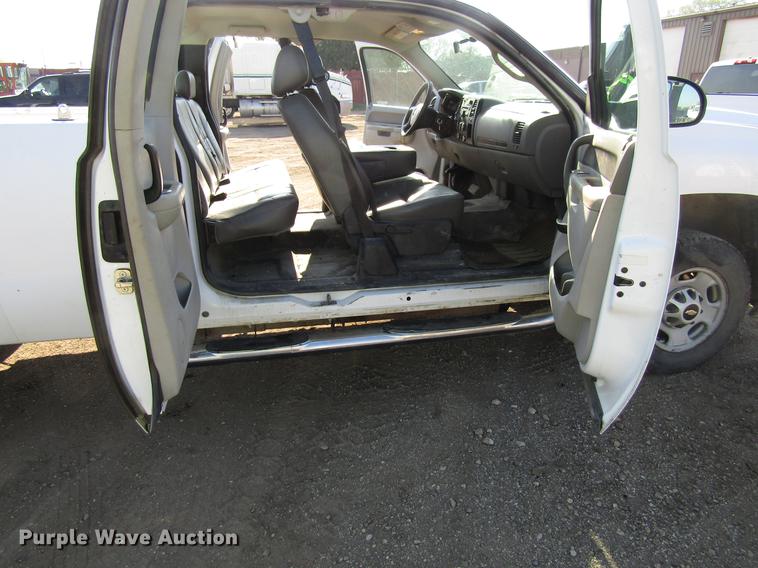 image for item EU9641 2012 Chevrolet Silverado 2500HD Ext. Cab pickup truck