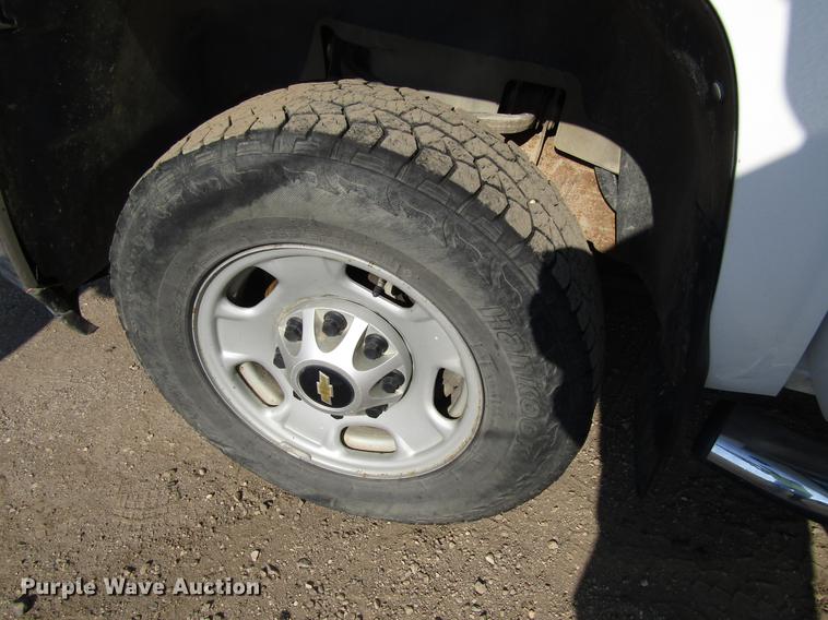 image for item EU9641 2012 Chevrolet Silverado 2500HD Ext. Cab pickup truck