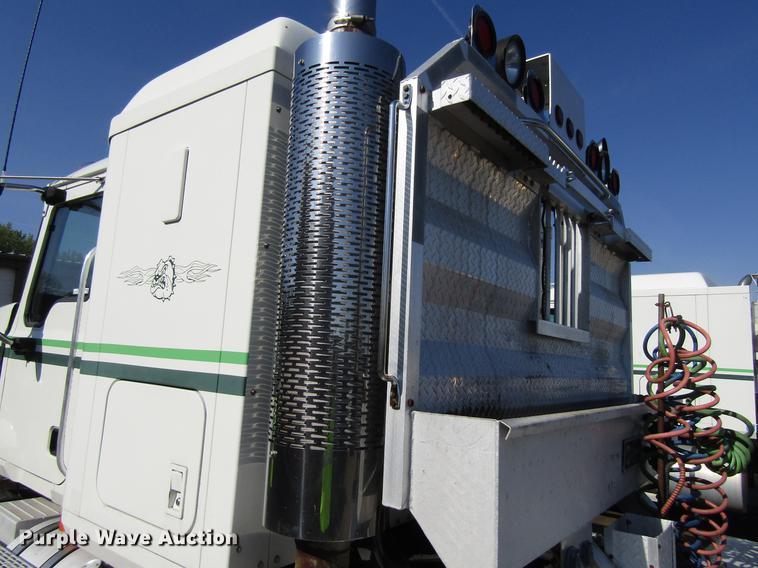 image for item EU9642 2007 Mack CL733 semi truck