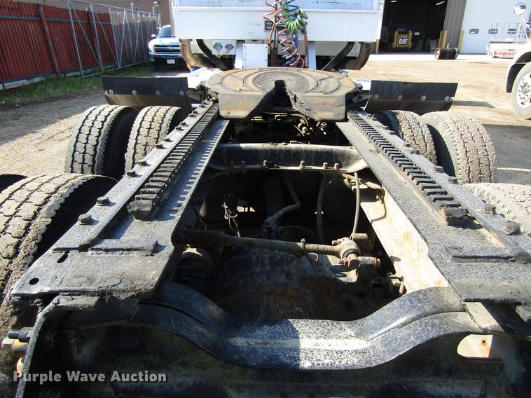 image for item EU9642 2007 Mack CL733 semi truck