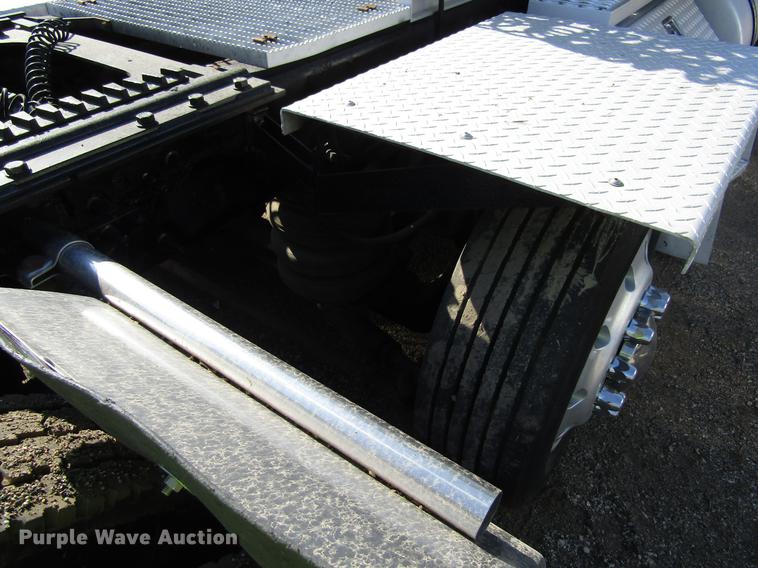 image for item EU9642 2007 Mack CL733 semi truck