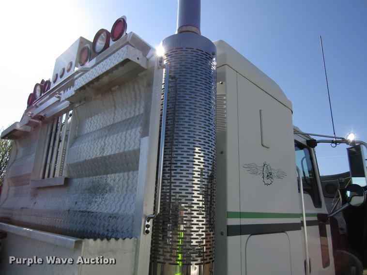 image for item EU9642 2007 Mack CL733 semi truck