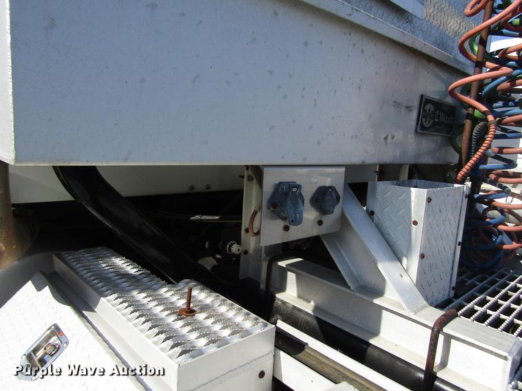 image for item EU9642 2007 Mack CL733 semi truck