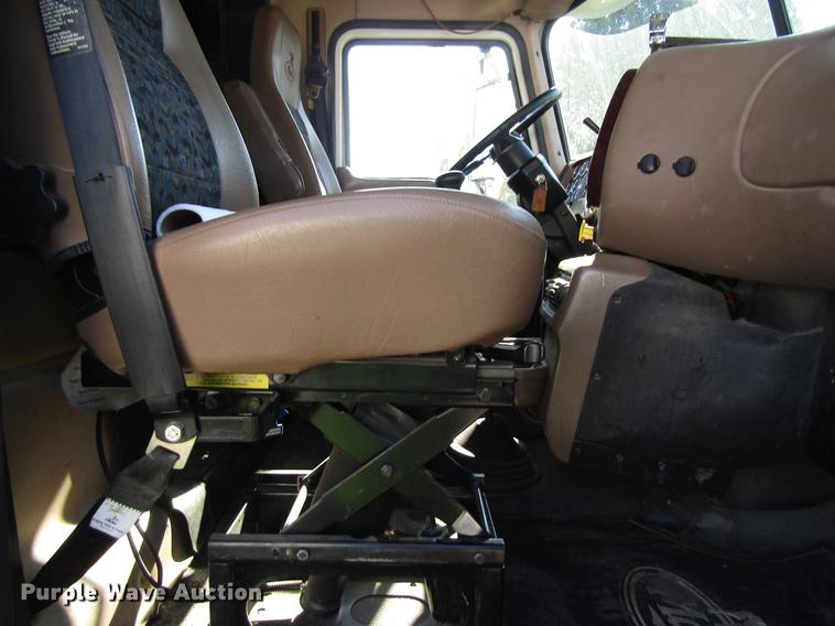 image for item EU9642 2007 Mack CL733 semi truck